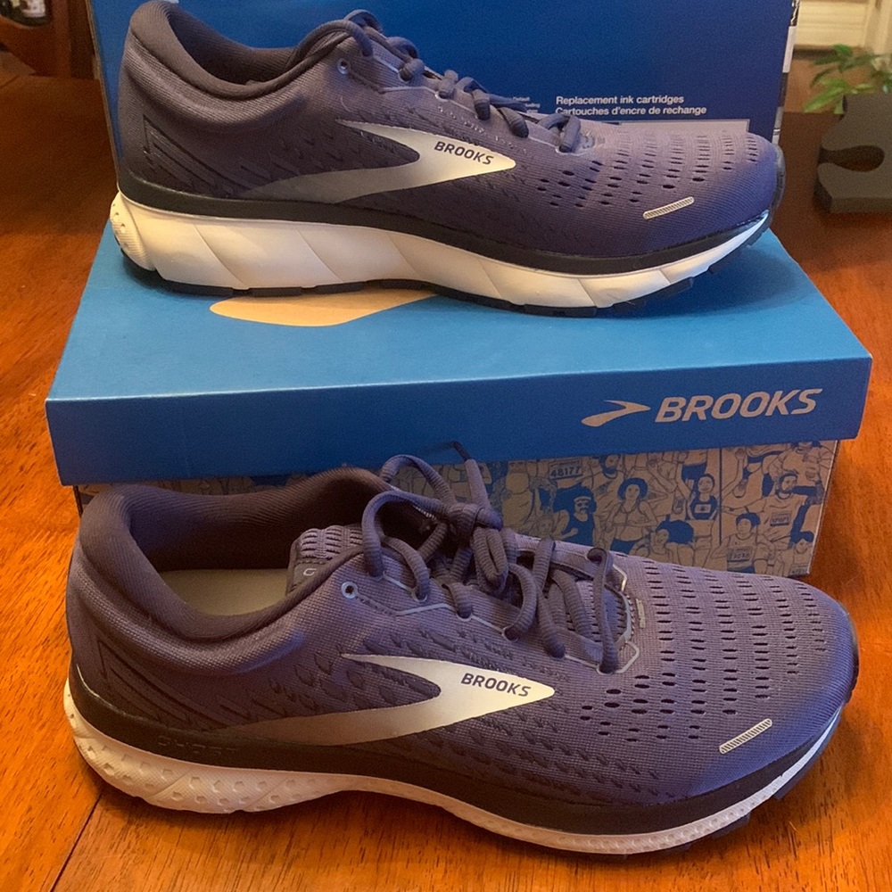 New Mens Brooks shoes